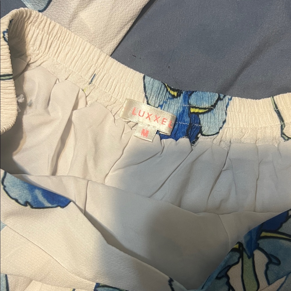 Floral Blue and White Women's Shorts and top - Picture 4 of 5